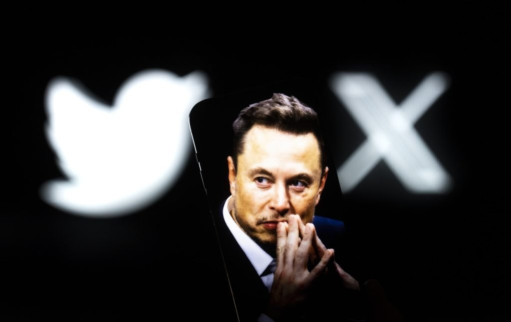 Elon Musk acuză protestele împotriva rețelei X de cenzură și motive «o scuză»