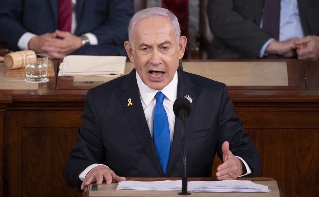 Prim-ministrul israelian avertizează despre amenințarea Iranului: “Nu vom permite reconstrucția industriei de rachete balistice” Într-un discurs susținut în fața Parlamentului israelian (Knesset), luni, premierul Benjamin Netanyahu a reafirmat poziția fermă a Israeli pentru prevenirea oricărei reapariții a programului de rachete balistice al Iranului