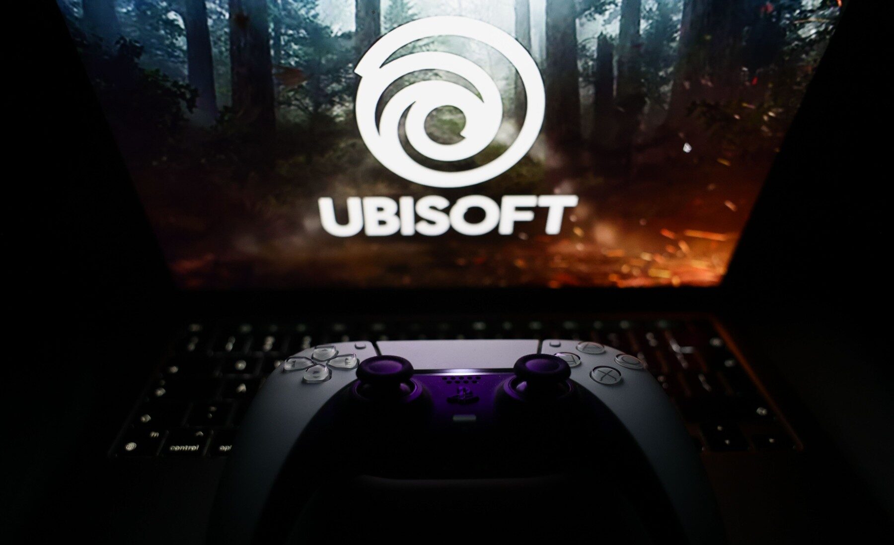 Acțiunile Ubisoft, unul dintre cei mai mari producători de jocuri video din lume, au suferit o prăbușire dramatică pe Bursa din Paris, în urma unor anunțuri care au zguduit întreaga industrie a divertismentului interactiv