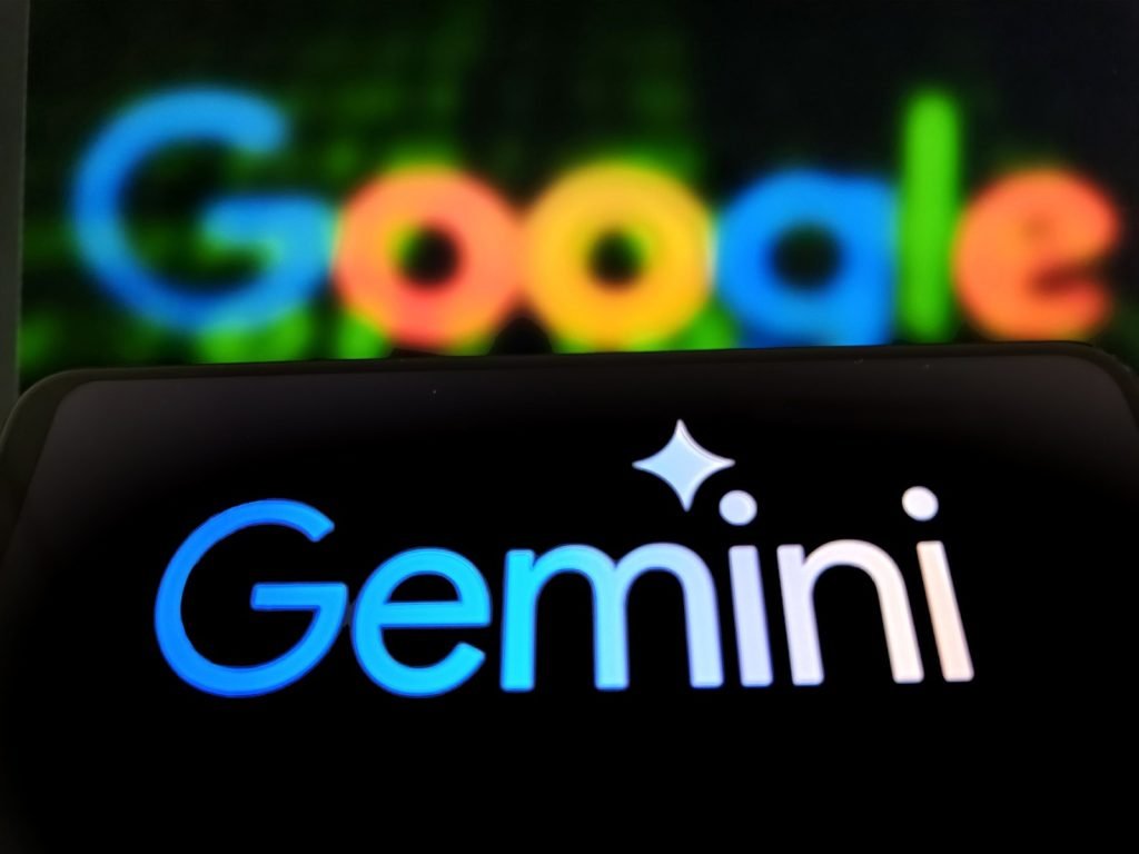 Apple și Google intră în parteneriat strategic pentru avansarea inteligenței artificiale Gigantul tech Apple a anunțat, recent, un parteneriat cu Google, un alt colos al industriei de tehnologie, în contextul eforturilor de a dezvolta și integra cele mai noi tehnologii de inteligență artificială în produsele și serviciile lor