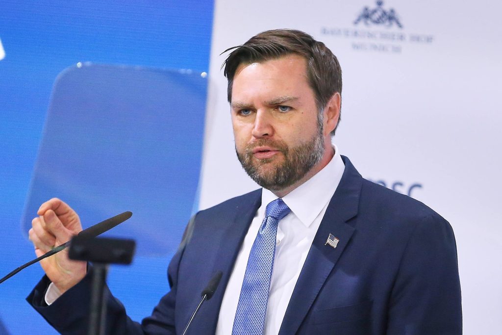 O persoană arestată după un incident violent la reședința vicepreședintelui american JD Vance Un incident suspectat de grave implicații s-a petrecut recent la reședința vicepreședintelui Statelor Unite, JD Vance, în statul Ohio