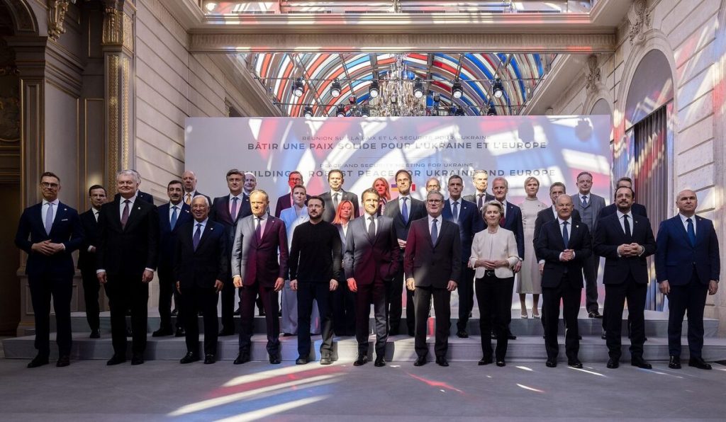 Regatul Unit analizează noi direcții în politica sa comercială după Brexit, iar prim-ministrul Keir Starmer a semnalat o posibilă schimbare de abordare care să apropie Londra mai mult de mecanismele piețelor europene