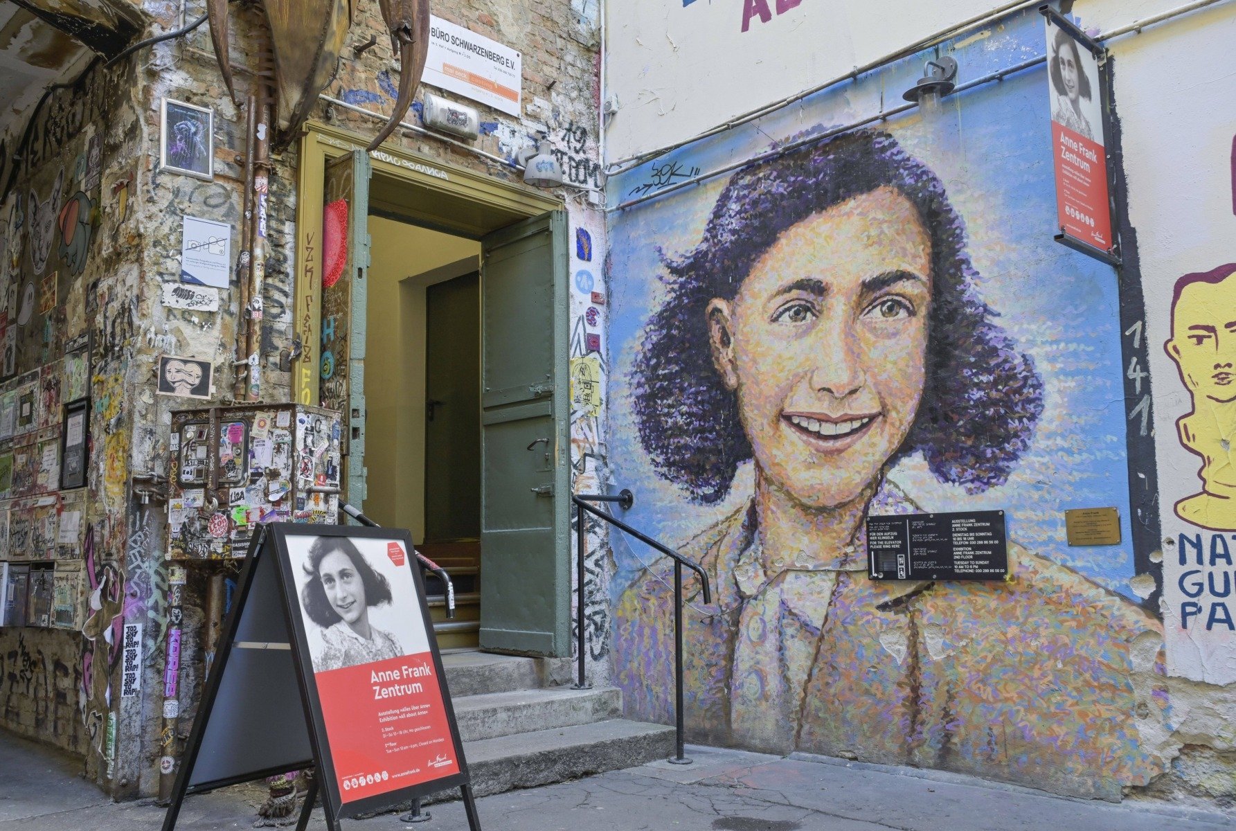 Eva Schloss, supraviețuitoare a Holocaustului și sora vitregă a Annei Frank, a decedat la 96 de ani; Regele Charles o laudă pentru curaj și umanitate