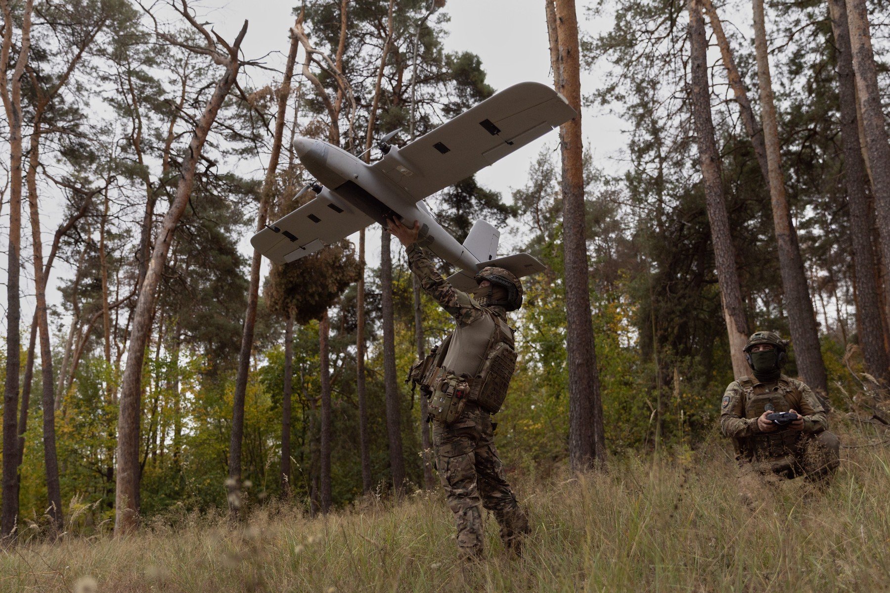 Femeie ucisă și patru răniți în urma unui atac cu drone asupra orașului Voronej Un atac cu toate aparențele unei acțiuni militare din zonă a zguduit duminică orașul Voronej din sudul Rusiei, provocând victime civile și pagube materiale semnificative