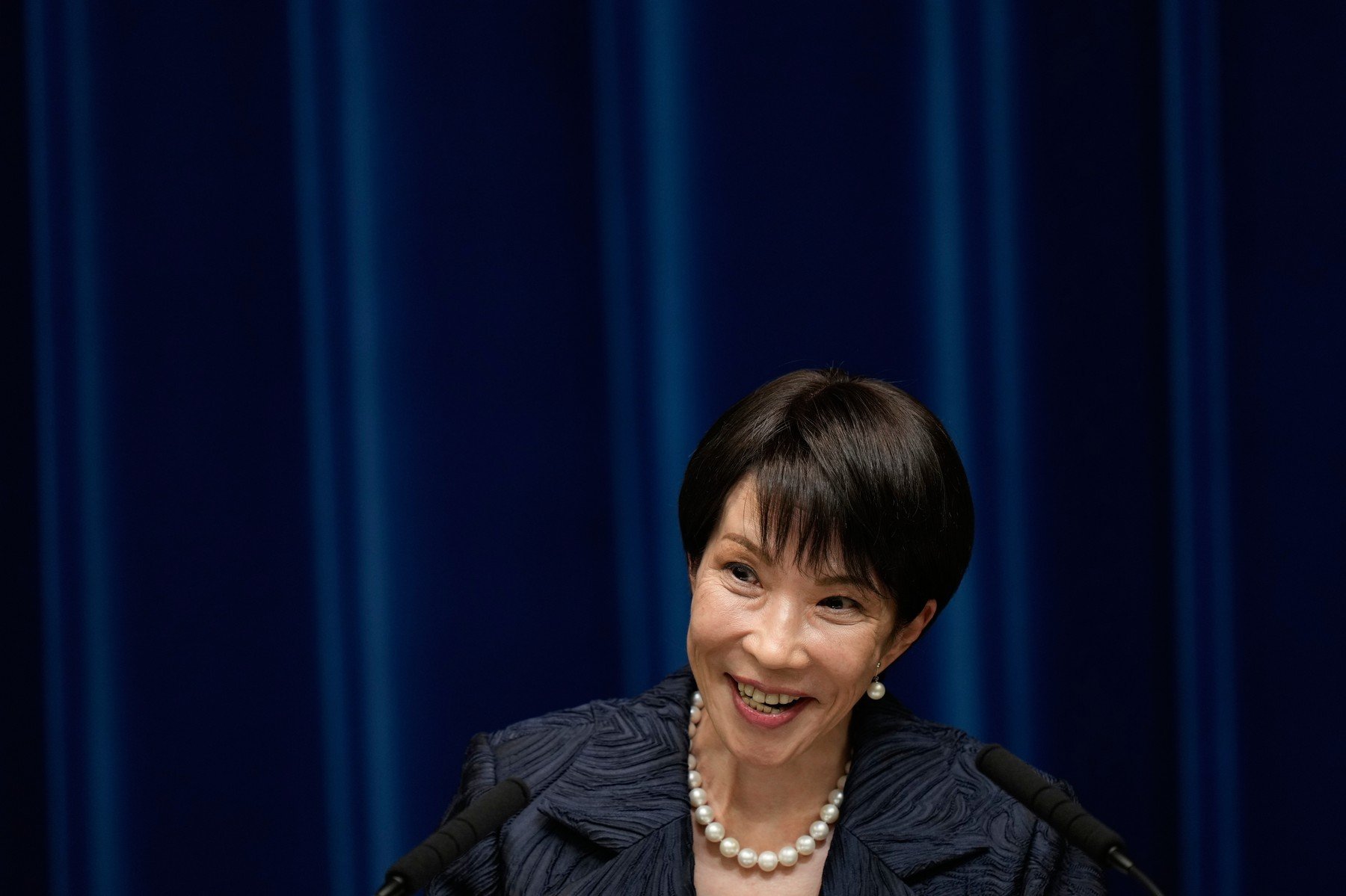 Partidul Liberal Democrat câștigă alegerile anticipate din Japonia, obținând o majoritate de două treimi în Dietă În urma alegerilor anticipate desfășurate duminică, Partidul Liberal Democrat (PLD), formațiunea politică condusă de prim-ministrul Sanae Takaichi, a reușit să obțină o victorie istorică, câștigând 315 locuri în Camera Reprezentanților, camera inferioară a Parlamentului japonez