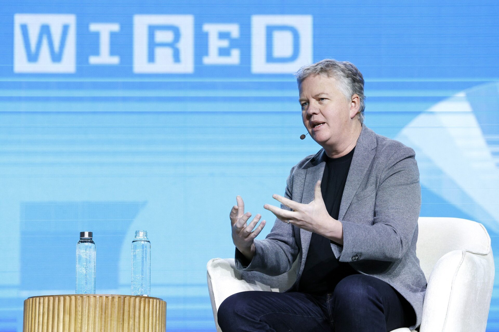 Conflict între Cloudflare și autoritățile italiene: amenințări, amendă și riscul retragerii serviciilor Un conflict tensionat izbucnește între gigantul tehnologic american Cloudflare și autoritățile italiene de reglementare în comunicații, în contextul implementării controversatului „Scut Anti-Piraterie”