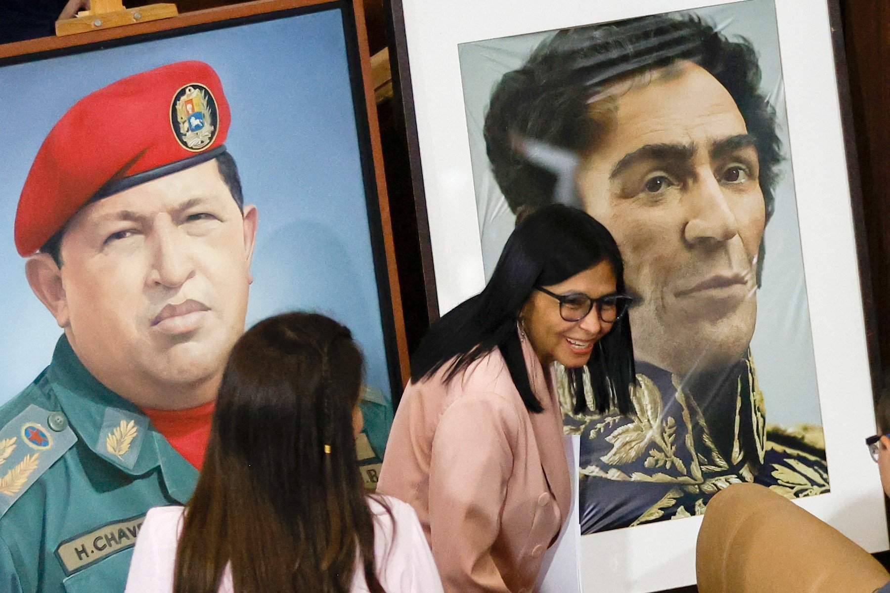 Venezuela, în criza politică și socială din ultimii ani, a fost zguduită în ultimele ore de noi declarații și gesturi nervoase ale liderilor de pe ambele maluri ale Atlanticului