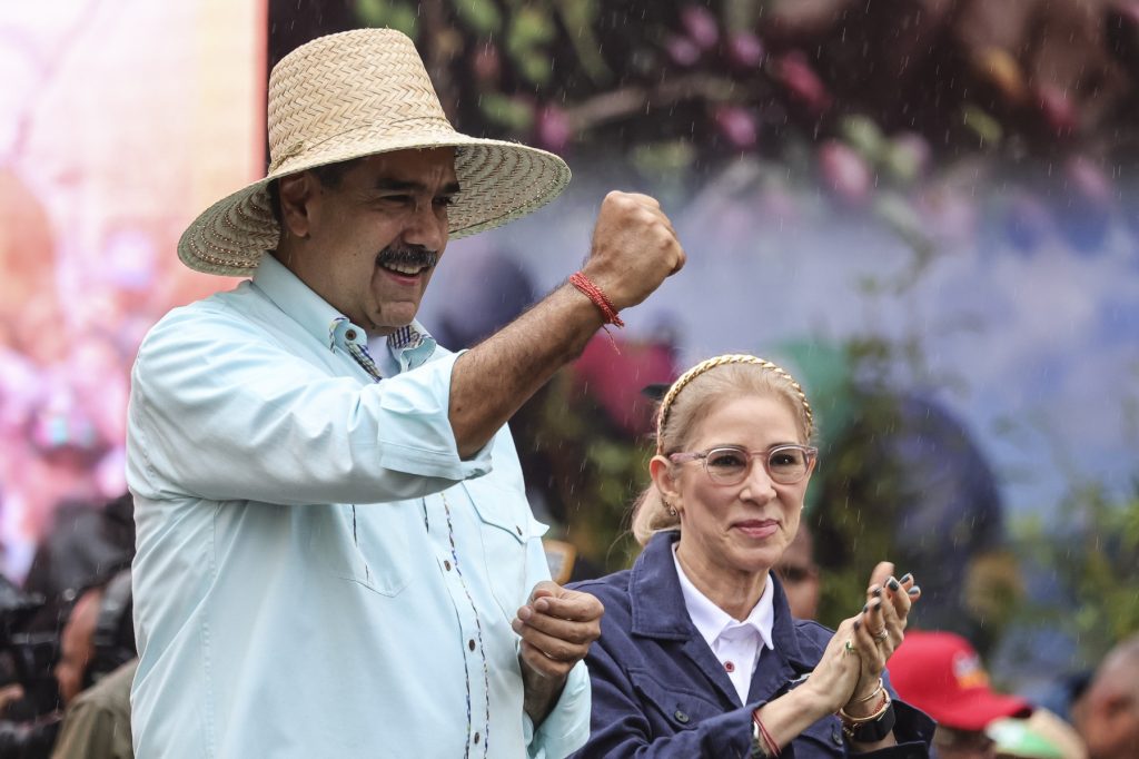 Cilita Maduro, de peste un deceniu în inima politicii venezuelene, rămâne una dintre cele mai influente figuri ale regimului chavist În Venezuela, soția președintelui Nicolás Maduro a reușit să se impună ca o forță politică de sine stătătoare, deși inițial a fost considerată doar alături de soțul său