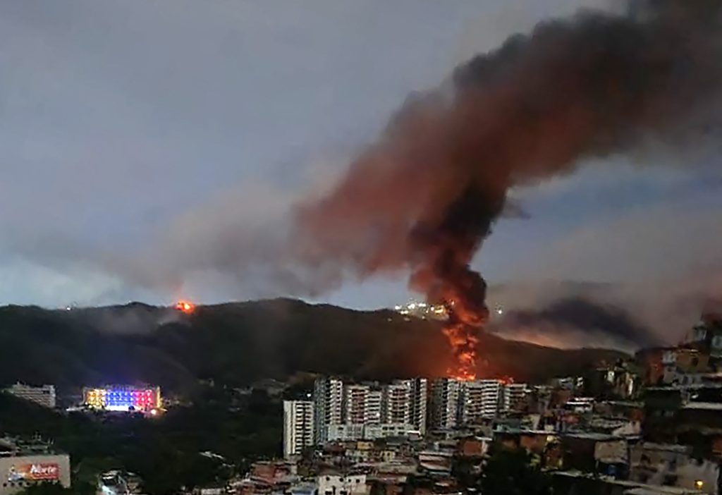 Focuri de armă lângă palatul prezidențial din Caracas în timpul operațiunilor poliției împotriva colaboratorilor americani