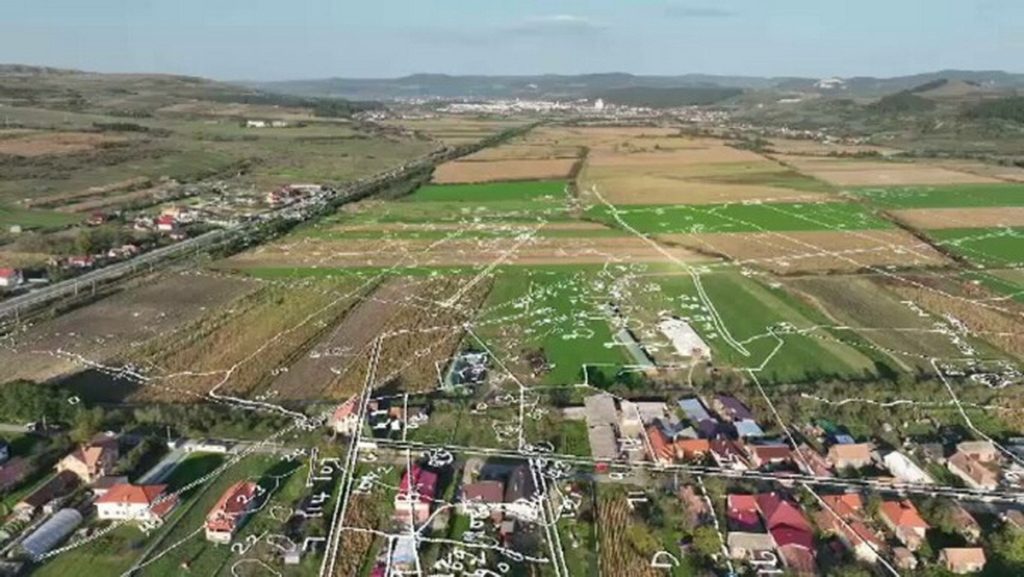 Marea Britanie intenționează să impună plafonarea chiriei pentru terenuri agricole la 250 de lire sterline pe an, o măsură menită să atenueze presiunea financiară asupra milionelor de gospodării din Regat