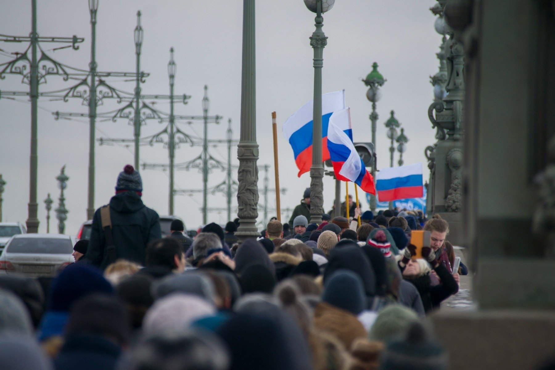 Rusia sfătuiește cetățenii să evite călătoriile în Republica Moldova din cauza discriminărilor Ministerul rus de Externe a emis vineri o avertizare oficială pentru cetățenii săi, recomandându-le să evite călătoriile în Republica Moldova