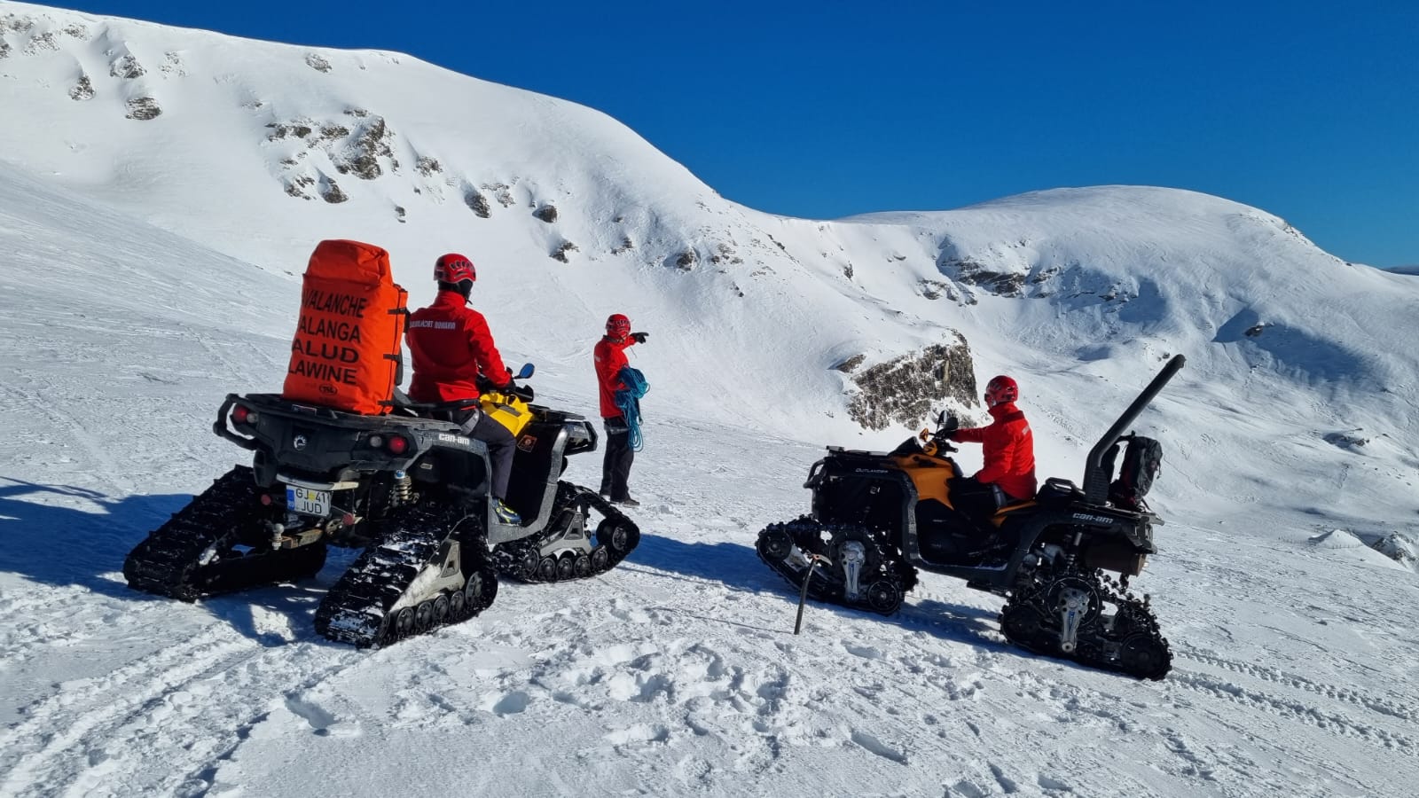 Într-o zi cu activitate extrem de intensă pentru echipele Salvamont, serviciul de urgență montană a fost solicitat de nu mai puțin de 104 ori în ultimele 24 de ore