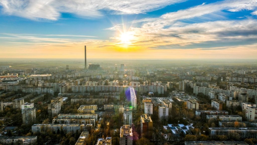 Impozitele locale din București vor crește considerabil în 2026, creând diferențe mari între proprietari Într-un context de inflație și creștere a costurilor de trai, guvernul local al Capitalei pregătește o majorare semnificativă a impozitelor locale începând cu anul viitor