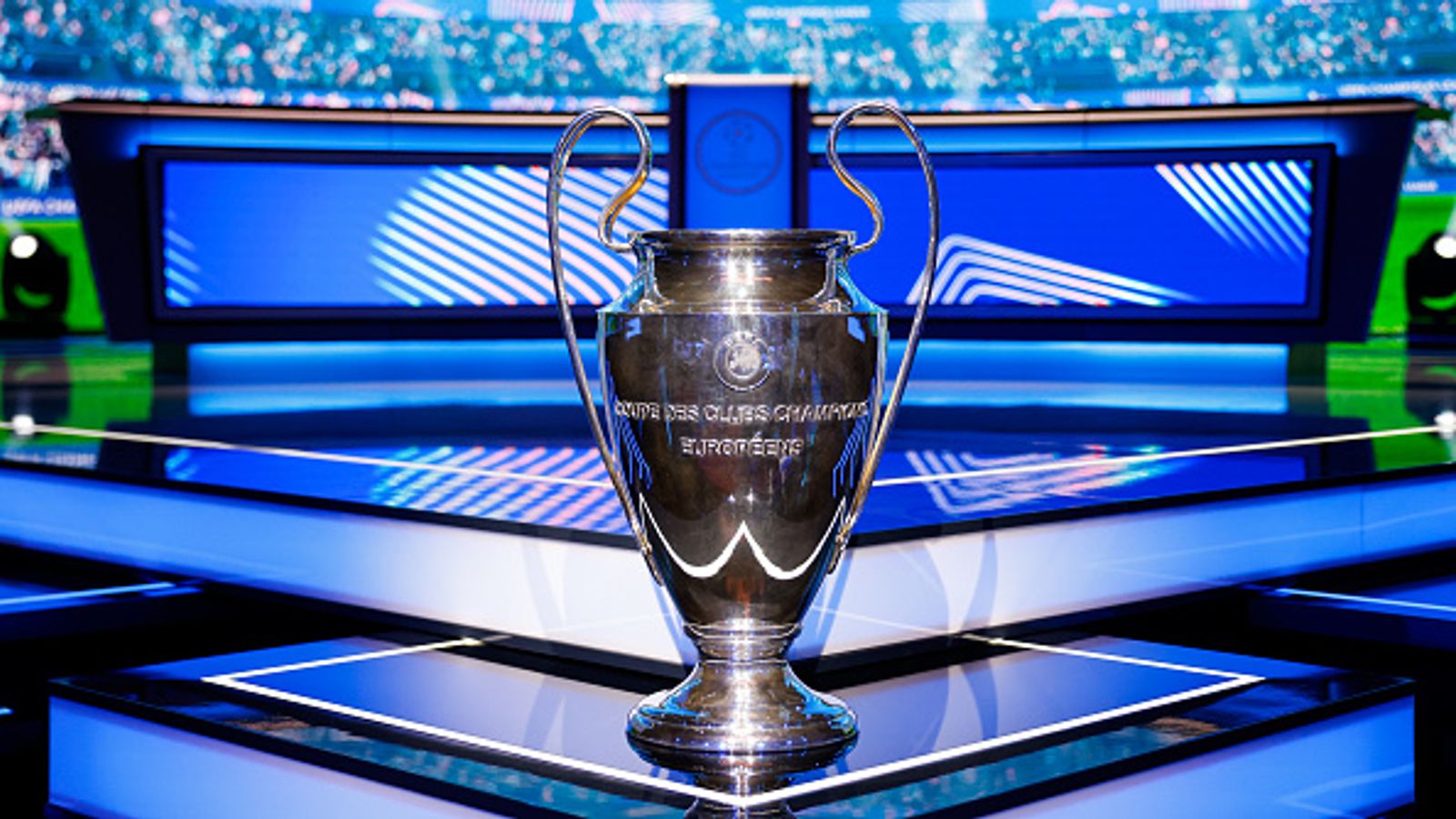 Champions League: Primele echipe calificate în optimile de finală Faza grupelor din Champions League s-a încheiat, iar fanii fotbalului au aflat deja numele celor opt echipe calificate în optimile de finală ale celei mai prestigioase competiții de pe continent