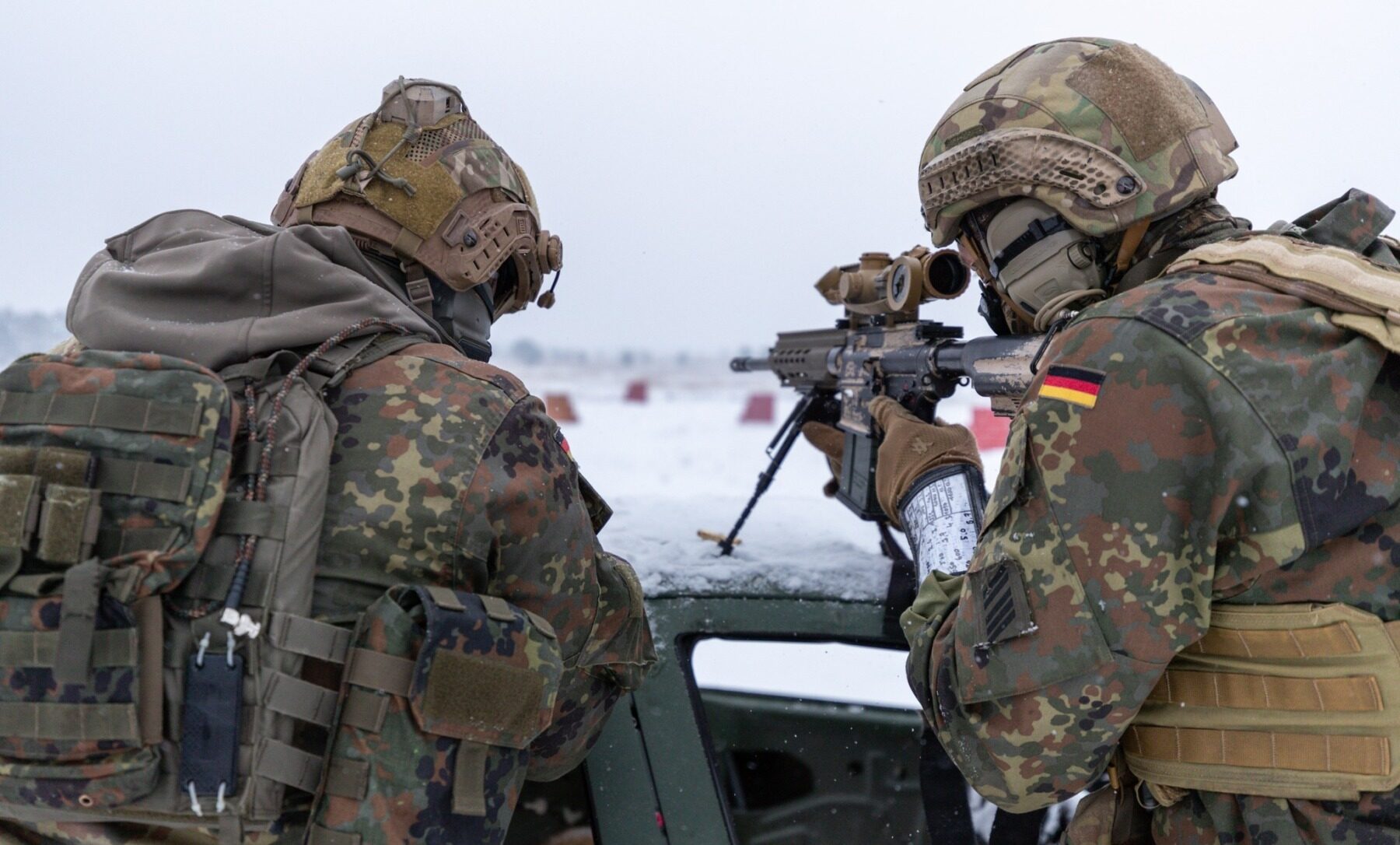 Germania clarifică legislația: Bărbații apți de luptă, ținuți sub control