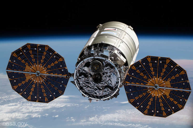 NASA anunță o procedură de revenire anticipată a echipajului Crew-11 de pe Stația Spațială Internațională (ISS) Echipa de astronauți a misiunii Crew-11, formată din patru membri, urmează să fie readusă pe Pământ într-un interval de timp apreciat ca fiind cel mai devreme miercuri, anunță oficialii NASA