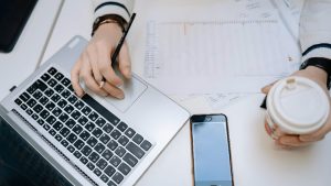 Ghid rapid: Cum îți organizezi actele în doar 15 minute