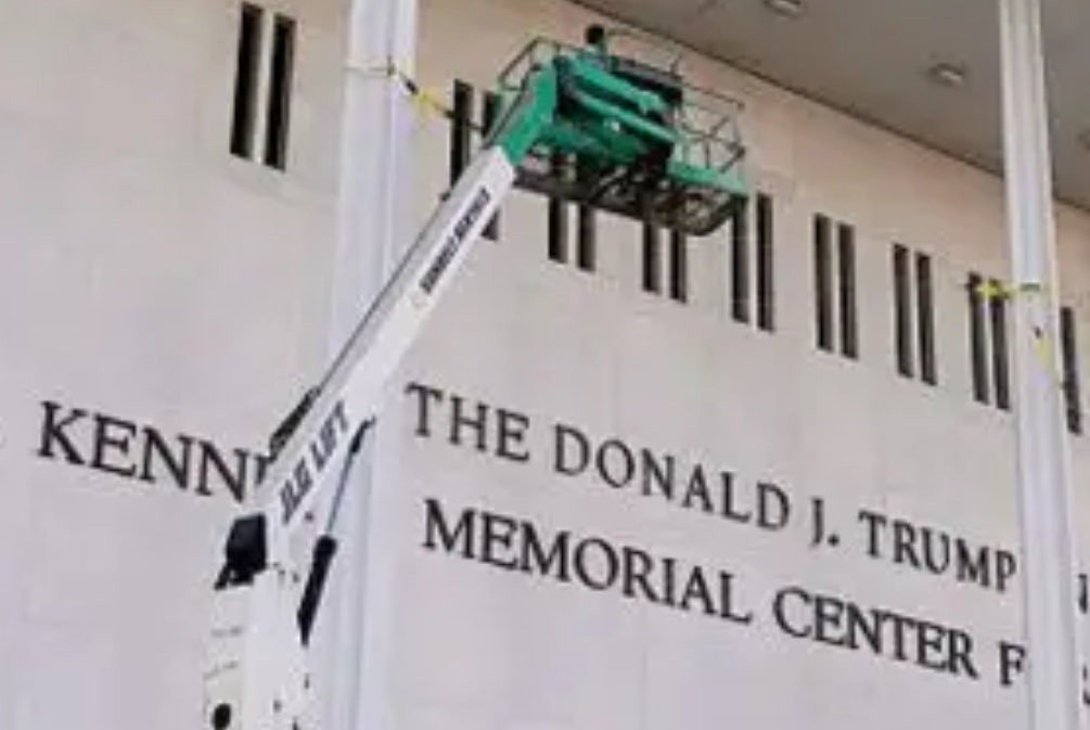 Opera Naţională din Washington părăsește Kennedy Center, un semn clar al schimbărilor din lumea artelor Opera Naţională din Washington (WNO) a anunţat, vineri, decizia de a-şi încheia colaborarea cu prestigiosul Kennedy Center, atrăgând un nou val de discuții despre rolul și direcția instituțiilor culturale în contextul politic și social actual