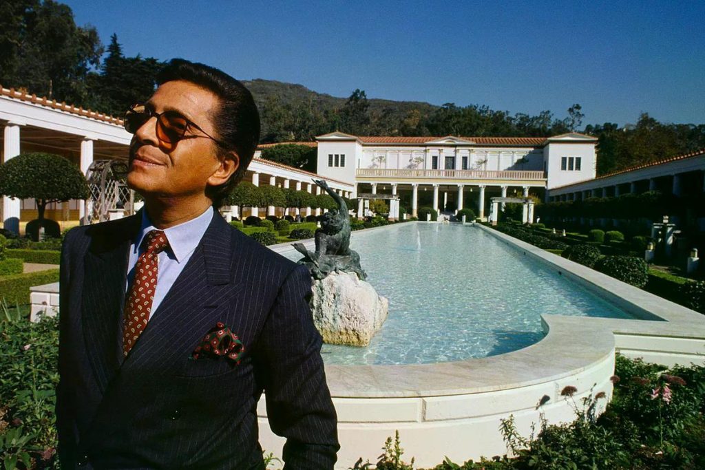 Valentino deține castele, vile și yacht de 45 de metri.