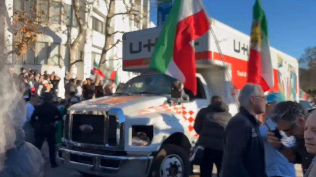 westwood-protest-uhaul-11126.jpg