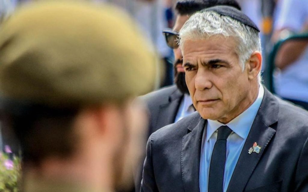 Yair Lapid avertizează Iranul după atacurile americane asupra Venezuelei și capturarea lui Nicolas Maduro Liderul opoziției din Israel și fostul premier, Yair Lapid, a lansat un avertisment dur către regimul iranian, în contextul recentelor evenimente din America Latină, unde Statele Unite au lansat o serie de atacuri asupra pozițiilor militare din Venezuela și au arestat în mod oficial președintele Nicolas Maduro