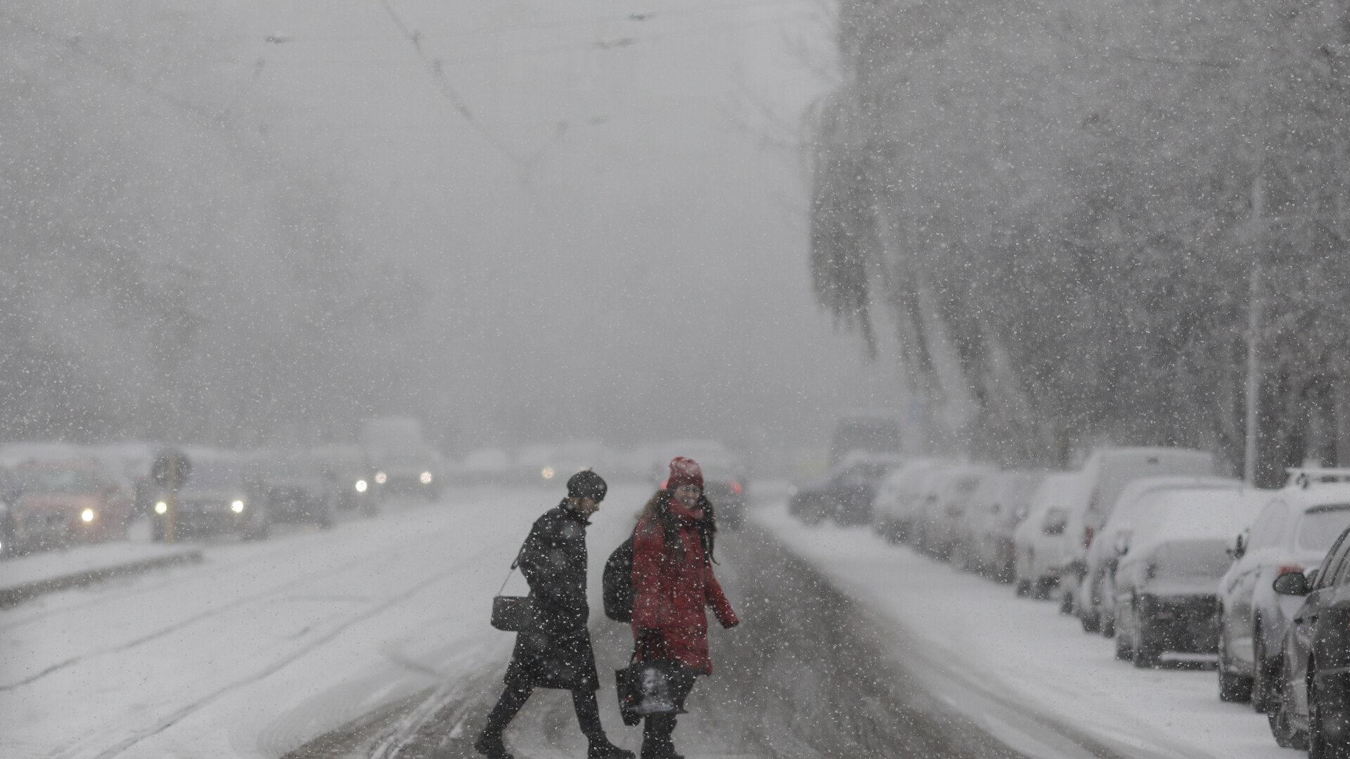 Vremea extrem de rece lovește România în aceste zile, cu un val de ger care promite să se mențină pe parcursul următoarelor cinci zile, afectând grav activitatea zilnică a populației și condițiile de circulație