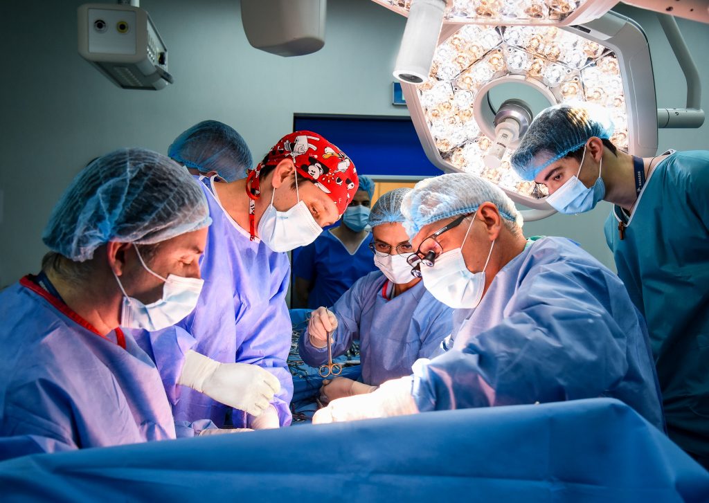 Sanador, un pilon al médecinei românești, marchează 25 de ani de la înființare ca un proiect care a transformat radical modul în care se practică și se percepe actul medical în țară