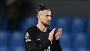 Radu Drăgușin titular la Tottenham în meciul crucial cu Newcastle