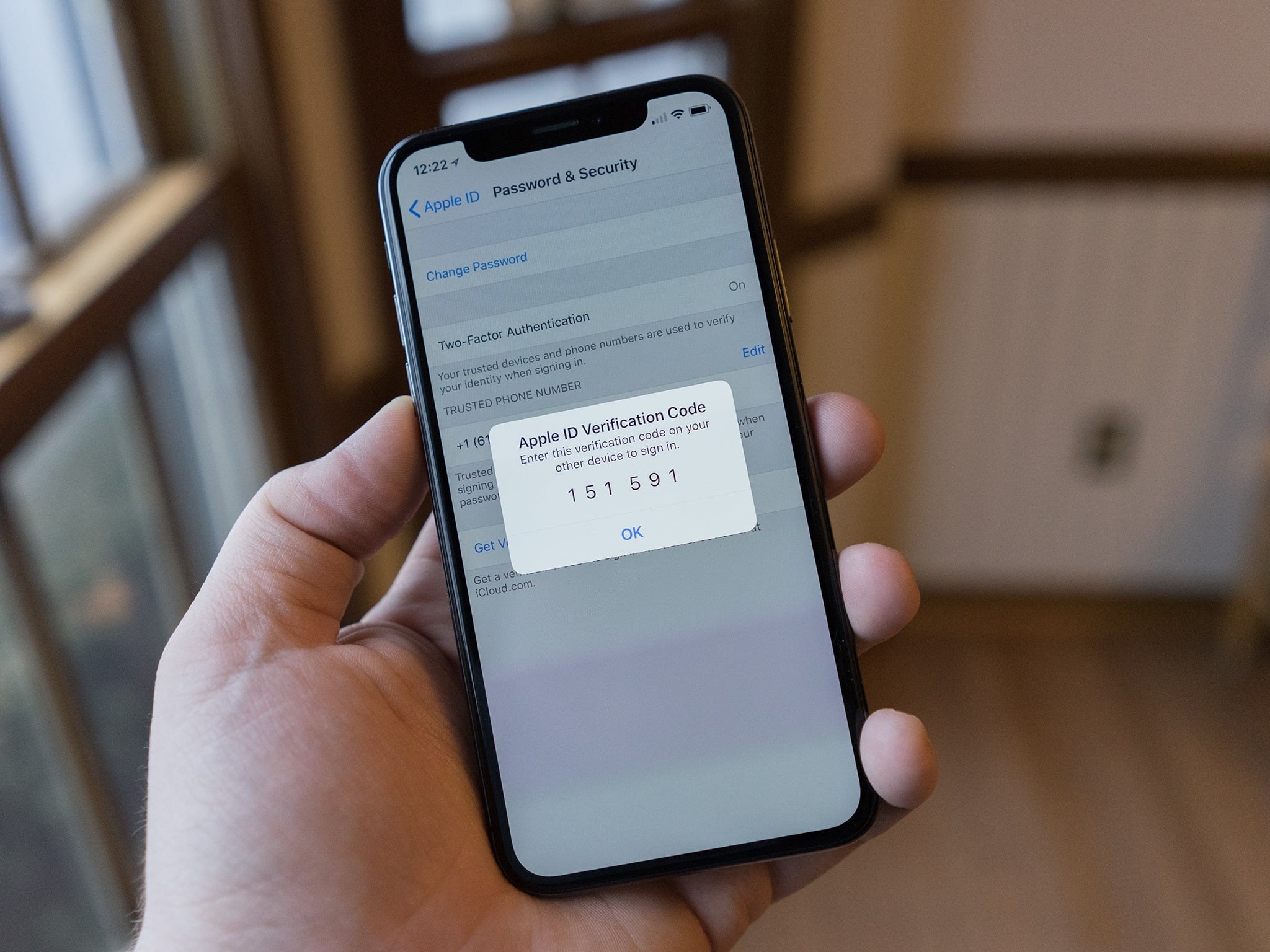 Autentificarea în doi pași: apașul de siguranță care poate salva contul Apple de un dezastru digital În lumea digitală de astăzi, simpla utilizare a unei parole solide nu mai este suficientă pentru a asigura accesul la conturile noastre