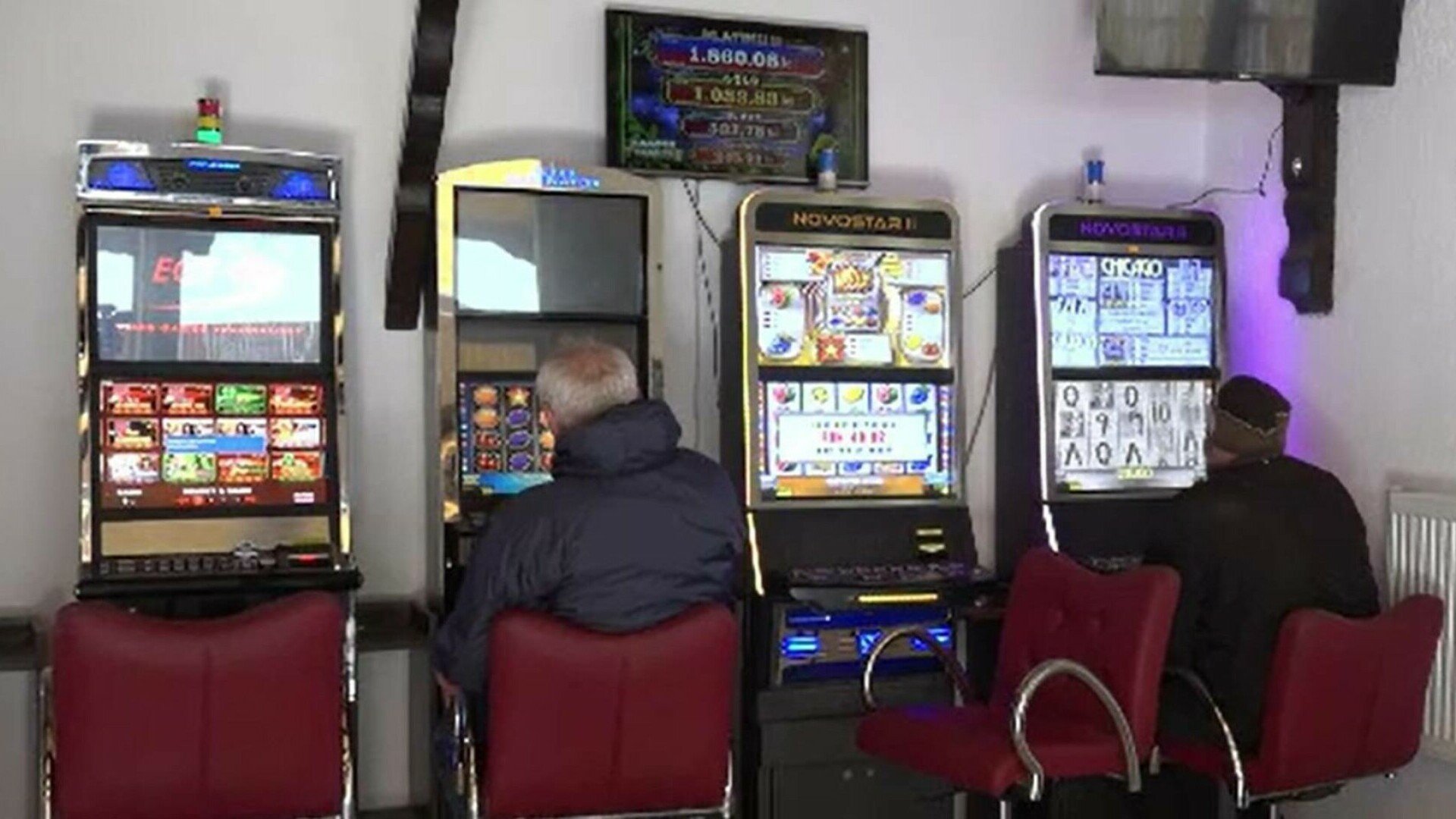 Vasluiul ia în calcul interzicerea jocurilor de noroc Primăria municipiului Vaslui a lansat în dezbatere publică un proiect de hotărâre prin care se propune interzicerea totală a organizării și exploatării jocurilor de noroc pe raza localității