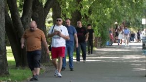 Românii au încredere mai mare în ONG-uri decât în sindicate; contribuie mai mult la presa independentă, arată sondaj FDSC