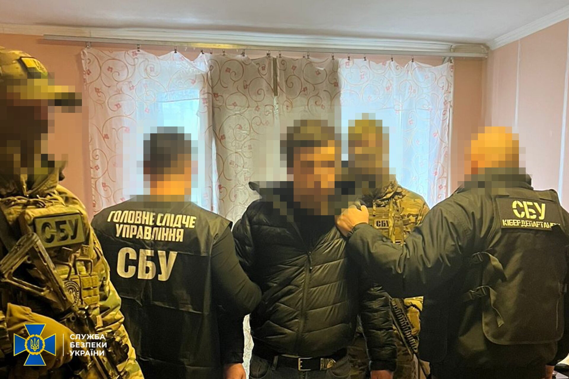Ucraina anunță arestarea unui agent rus în Kyiv, implicat în activități de spionaj cibernetic pentru bănci comerciale Serviciul de Securitate al Ucrainei (SBU) a făcut un pas important în lupta contra spionajului suspicios din spațiul informațional