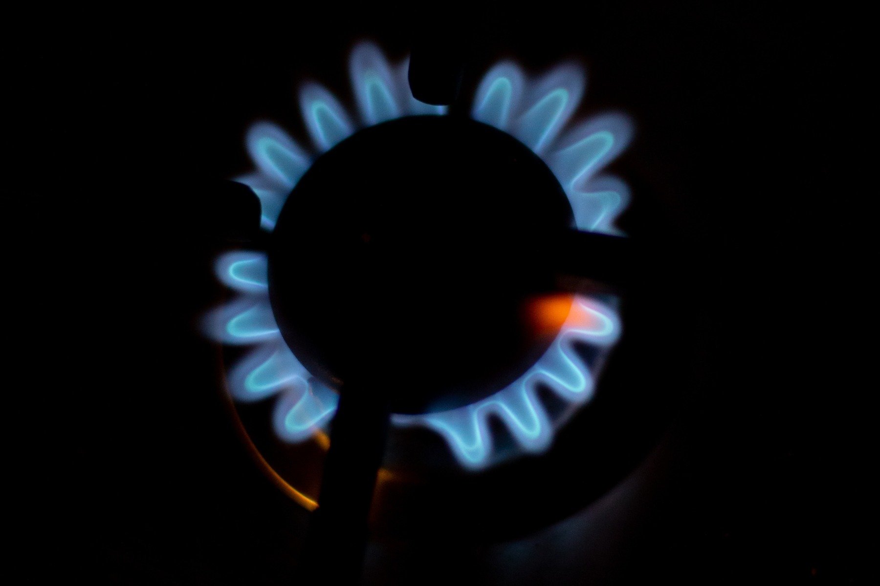 România introduce măsuri de liberalizare a pieței de gaz natural, menite să protejeze consumatorii și să sprijine competitivitatea mediului privat