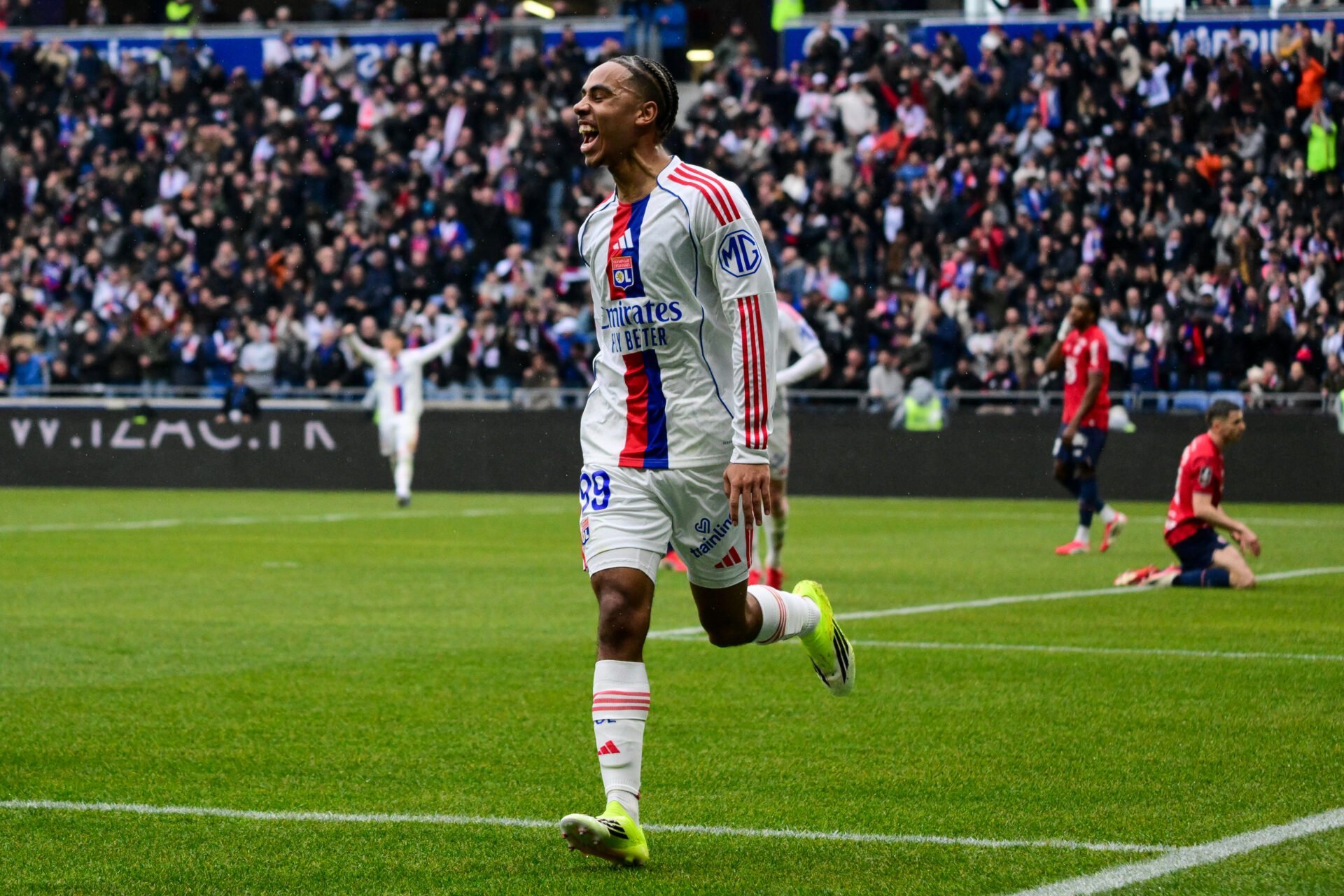 Noah Nartey își confirmă talentul la OL: titularizat în meciul cu Nantes Noah Nartey a atras toate privirile în noua sa aventură la Olympique Lyonnais, fiind titularizat în confruntarea cu Nantes programată sâmbătă seara, la ora 21:05