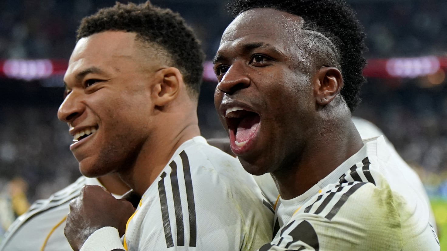 Real Madrid înfruntă Benfica într-o partidă crucială Real Madrid se pregătește pentru o confruntare deosebit de importantă împotriva echipei Benfica, după ce a suferit o înfrângere umilitoare cu 4-2 în urmă cu trei săptămâni pe terenul portughezilor