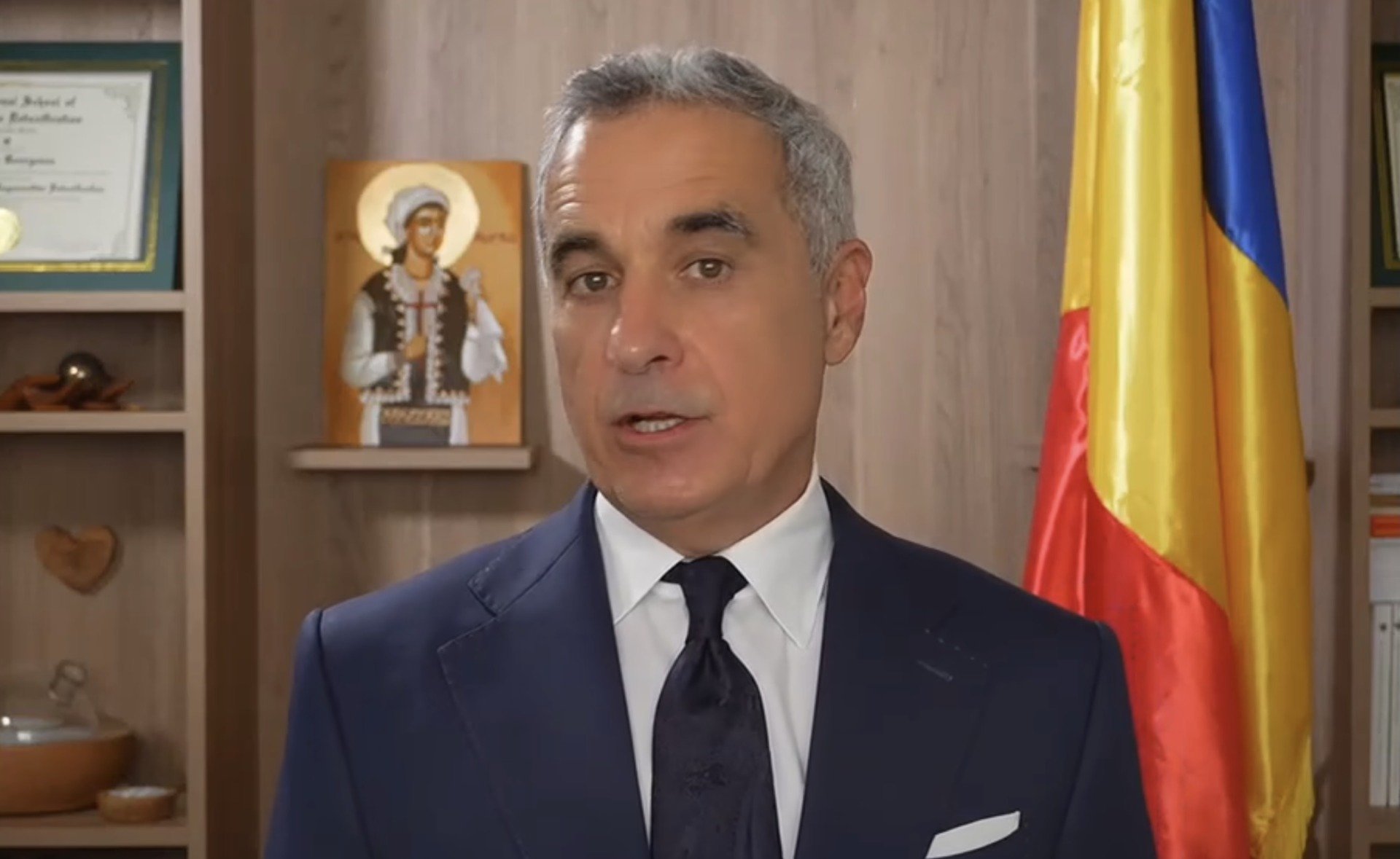 Călin Georgescu, fost candidat la președinția României și o figură controversată pe scena politică, și-a exprimat opinia cu privire la raportul preliminar al Comisiei juridice a Congresului Statelor Unite, care pune sub semnul îndoielii decizia autorităților române de a anula alegerile prezidențiale din 2024