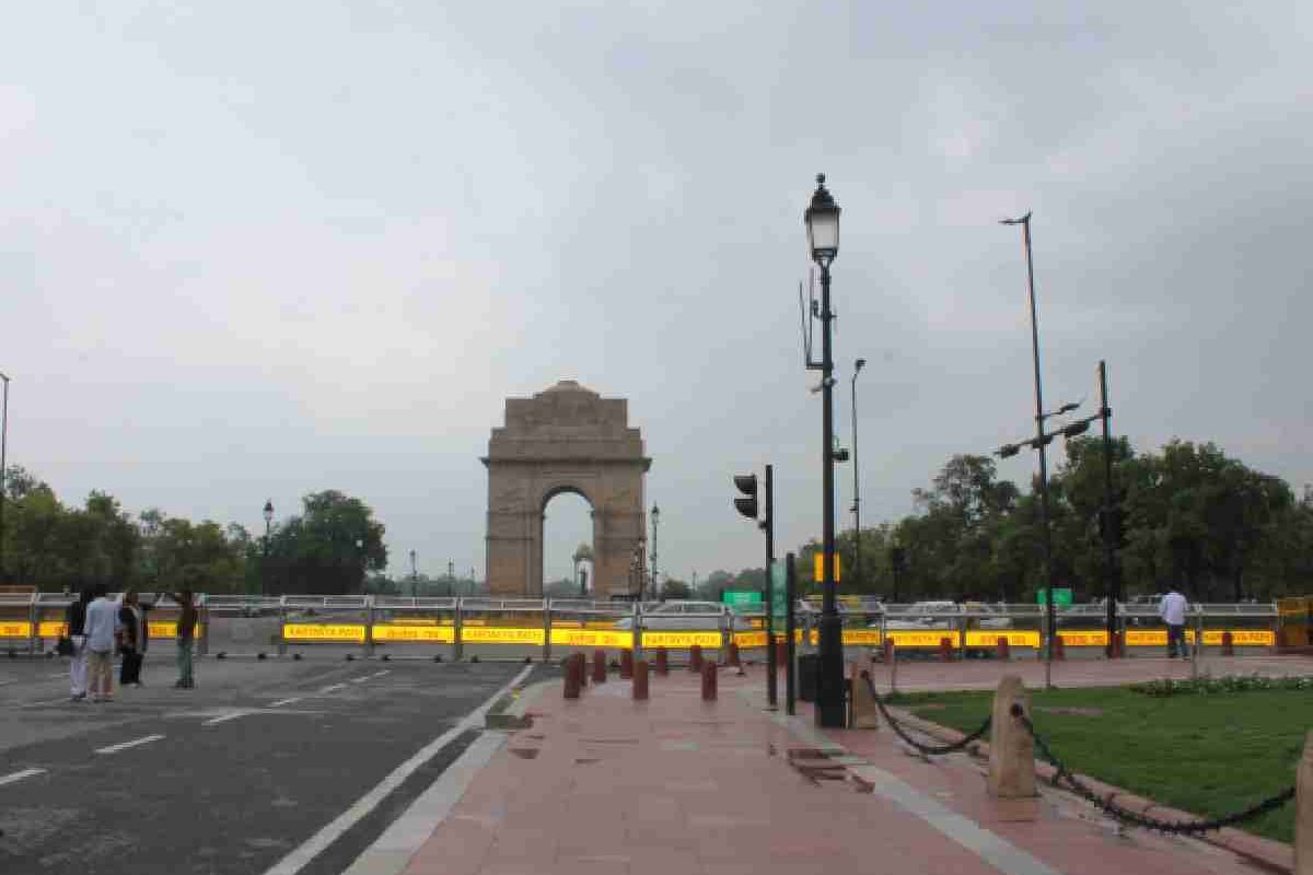 Cloudy skies in city, rain likely