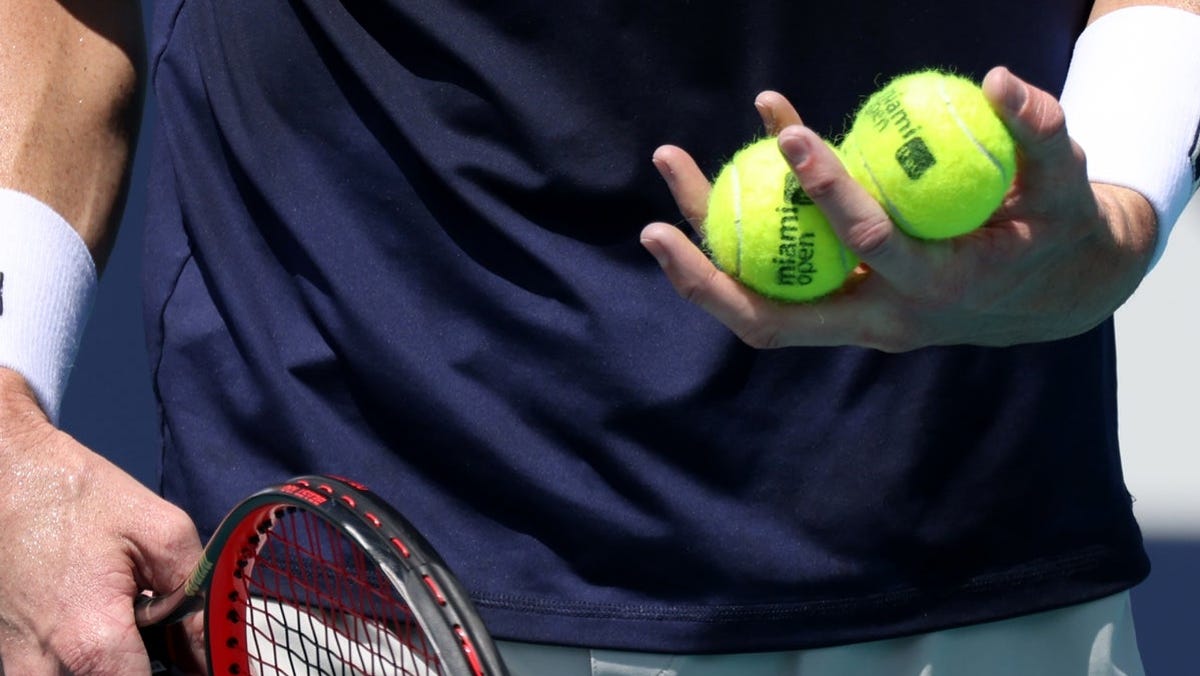 Ana Bogdan, jucătoare de tenis română, se pregătește să înfrunte pe poloneza Maja Chwalinska, în runda de 32 a turneului Winners Open, pe terenurile de hard