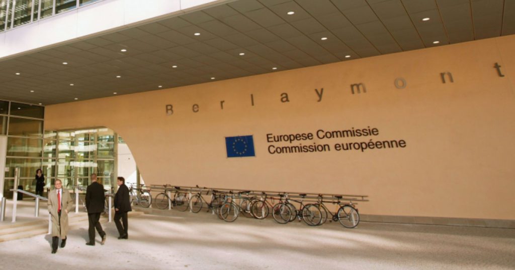 Comisia Europeană „a luat act” de decizia CCR privind pensiile speciale ale magistraților. Ce se întâmplă cu banii blocați din PNRR