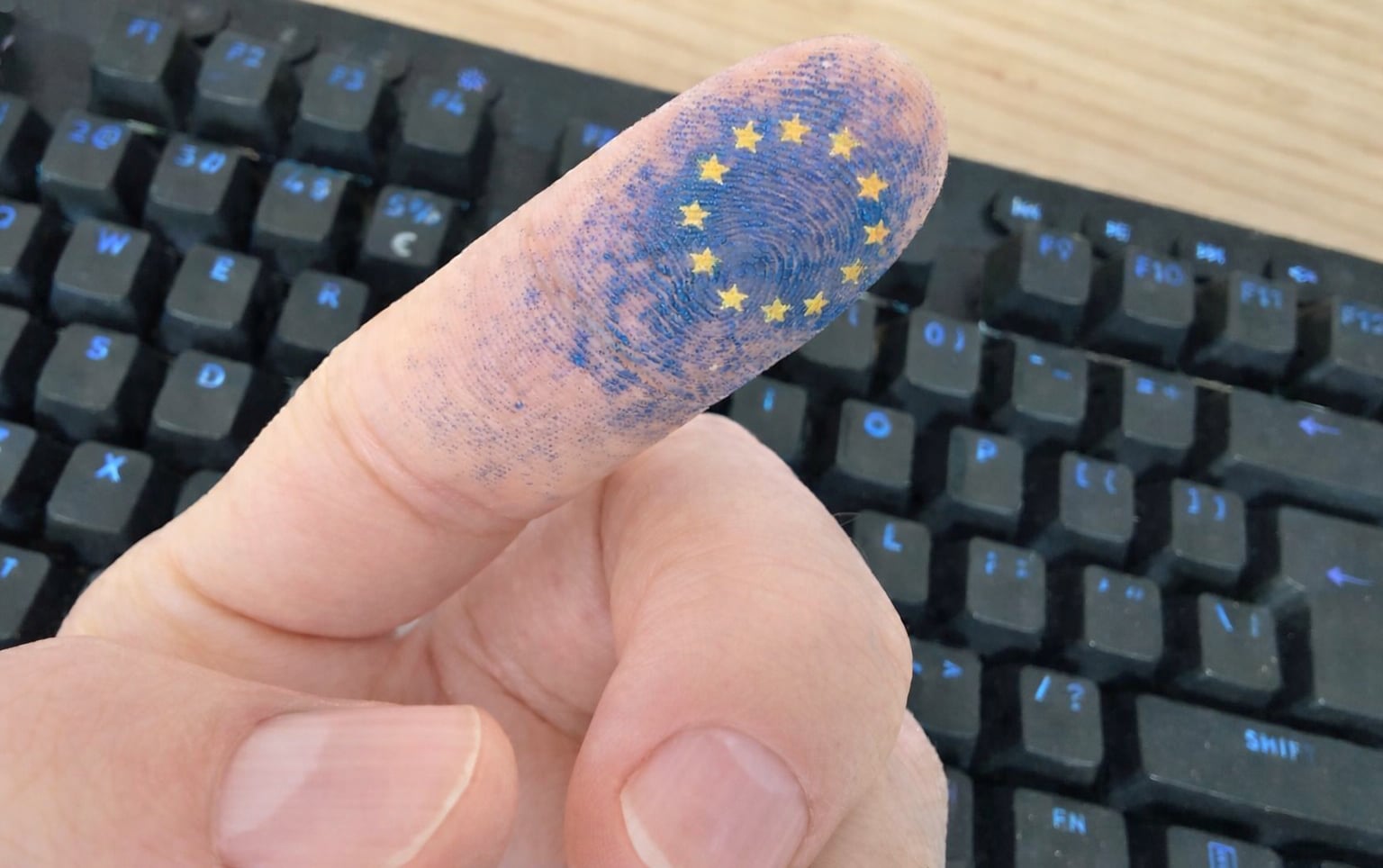 Uniunea Europeană își intensifică eforturile de digitalizare a cooperării polițienești, propunând un nou sistem numit „Prüm II” care va automatiza și accelera schimbul de date biometrice între statele membre