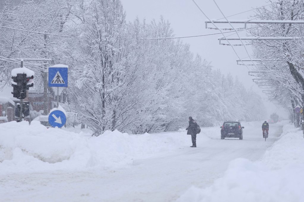 Cum se circulă pe principalele drumuri din țară după episodul de zăpadă