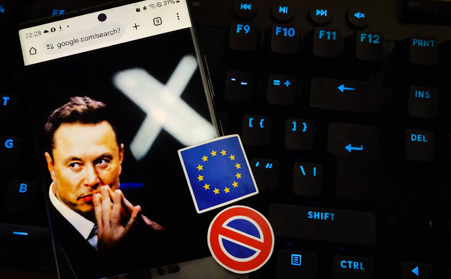 Presiunea publică din Europa devine tot mai insistentă față de platforma X, fostul Twitter, controlată de miliardarul Elon Musk