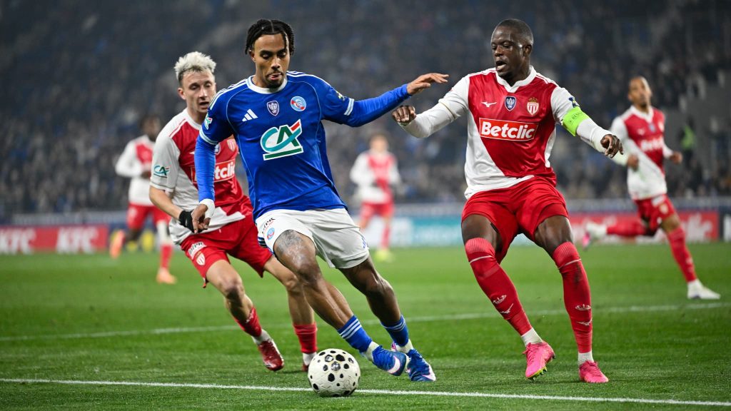 Enciso profite d'une glissade de Kehrer pour refaire le break