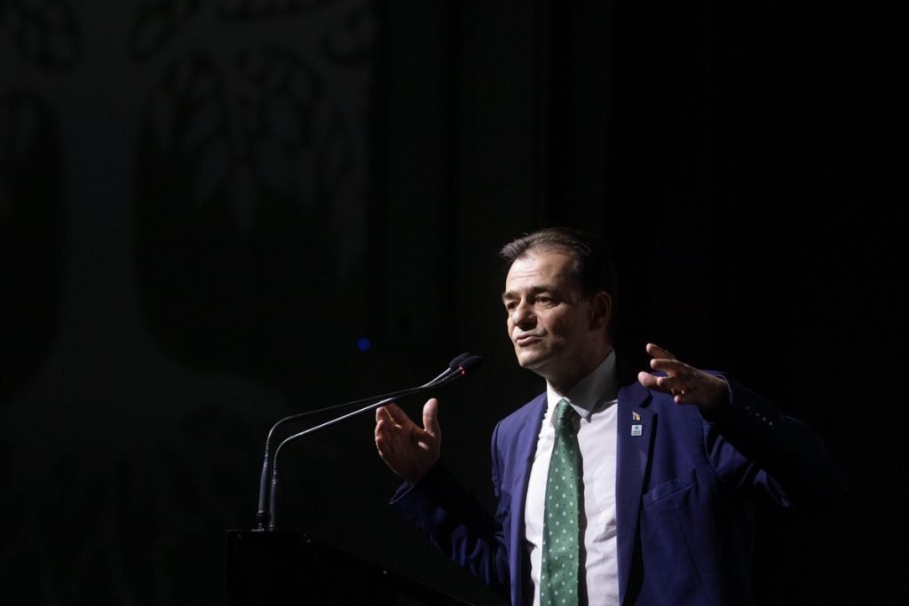 Ludovic Orban, fost lider al Partidului Național Liberal și o figură marcantă a scenei politice românești timp de peste trei decenii, lansează un atac dur la adresa „taberei puciste” din interiorul PNL, susținând că atmosfera politică actuală devine irespirabilă și instabilă, în special din cauza manevrelor din partid și a influenței externe