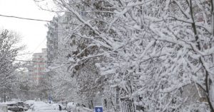 Gerul revine: ninsori, polei și vânt pentru următoarele două zile