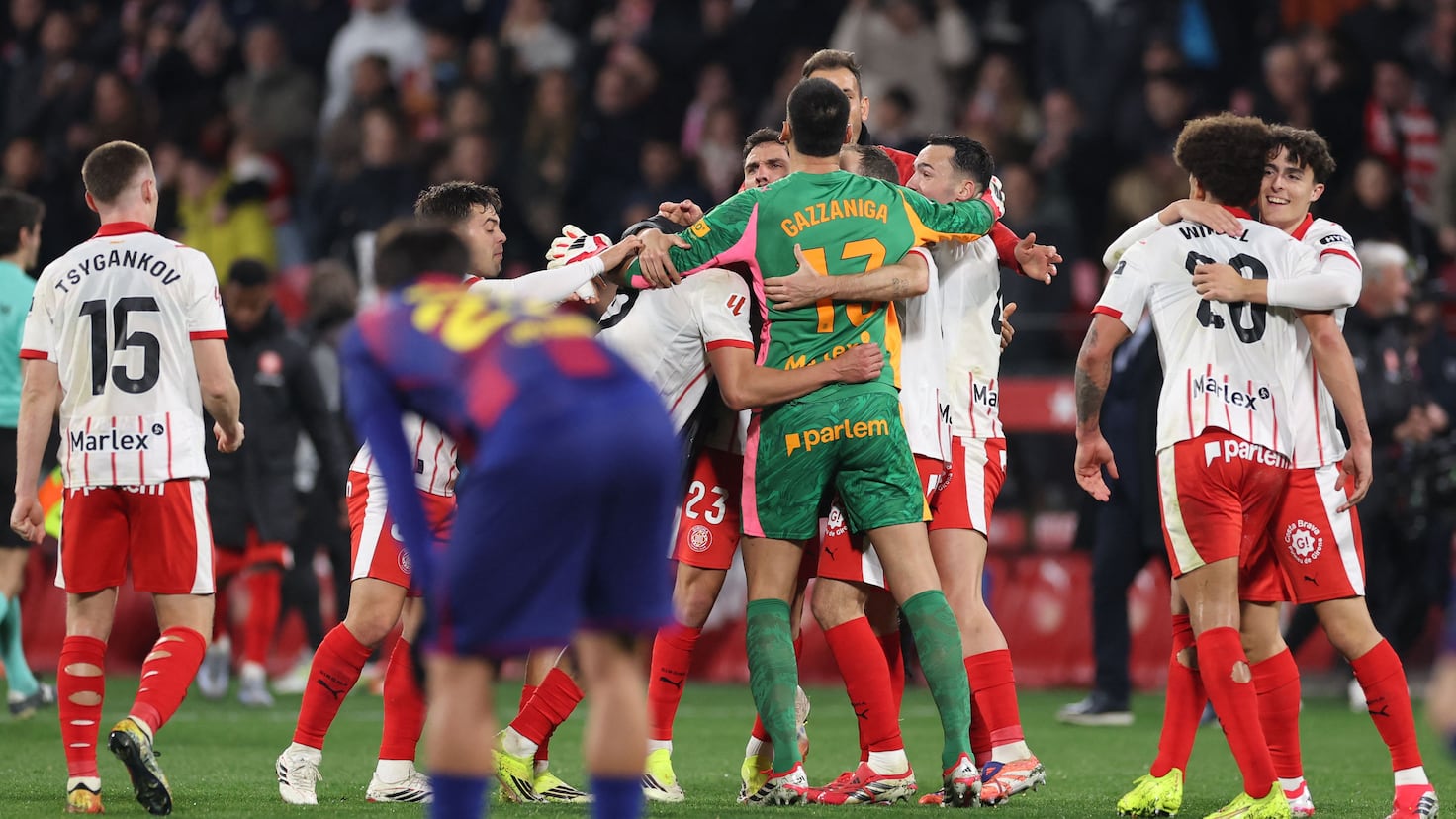 Barcelona pierde la Girona și renunță la liderat FC Barcelona a cedat în fața echipei Girona, suferind o înfrângere usturătoare cu 2-1, pierzând astfel lideratul în LaLiga