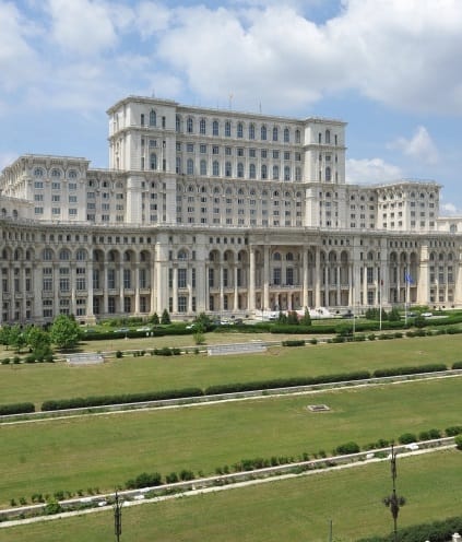 Scandal în Comisiile de Buget: PSD Propune Suplimentarea Bugetului Ministerului Muncii cu 1,1 Miliarde de Lei Discuțiile din comisiile de buget ale Parlamentului sunt tensionate, după ce Partidul Social Democrat (PSD) a propus un amendament controversat