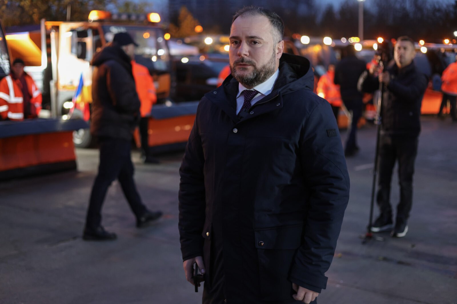 Afacerea „Gheața” din Sector 2, cu un angajat și datorii, livrează clorură de calciu de 50.000 € la noi conflicte cu Supercom