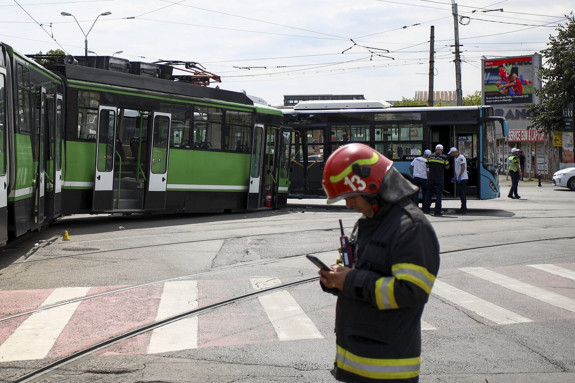 Discuția privind stabilirea unui tarif pentru transportul în comun din București a reizbucnit cu un ecou puternic în scena administrativă a capitalei, generând noi tensiuni și acțiuni contradictorii
