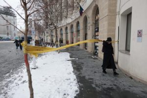 Aproape 300 de somații pentru neîndepărtarea zăpezii; obligațiile proprietarilor și comercianților